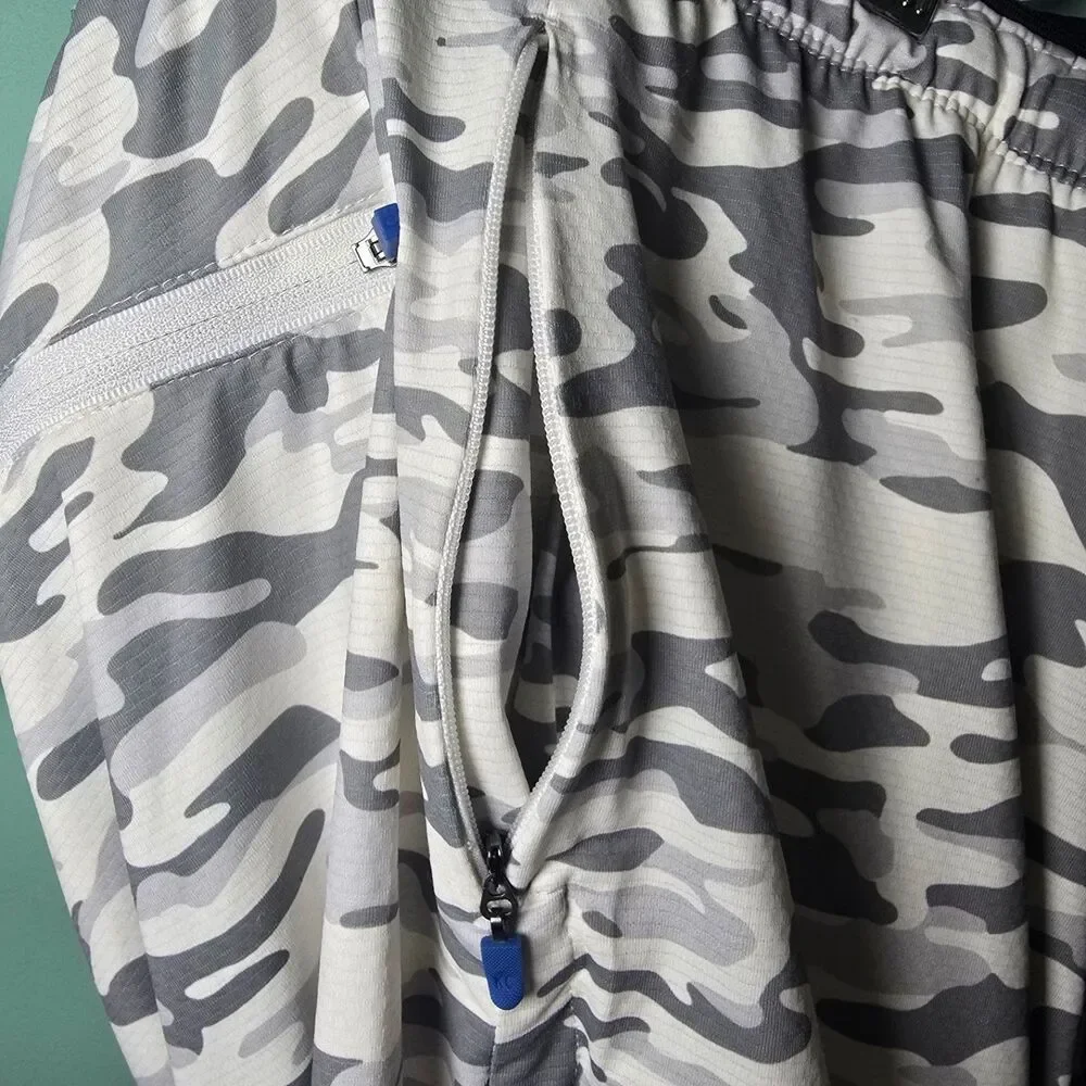 Kenneth Cole Active White Camo Tech Jogger Shorts Men's M NWT